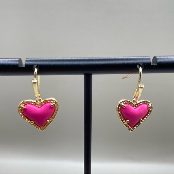 Kendra Scott Jewelry - Kendra Scott Ari Heart Hook Earrings